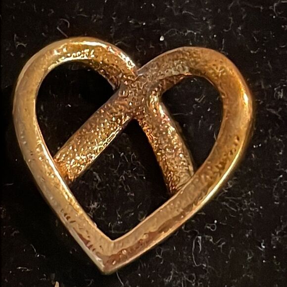 1” retired Premier Designs “Romantic” gold tone open cross crossed heart pendant - Picture 7 of 10